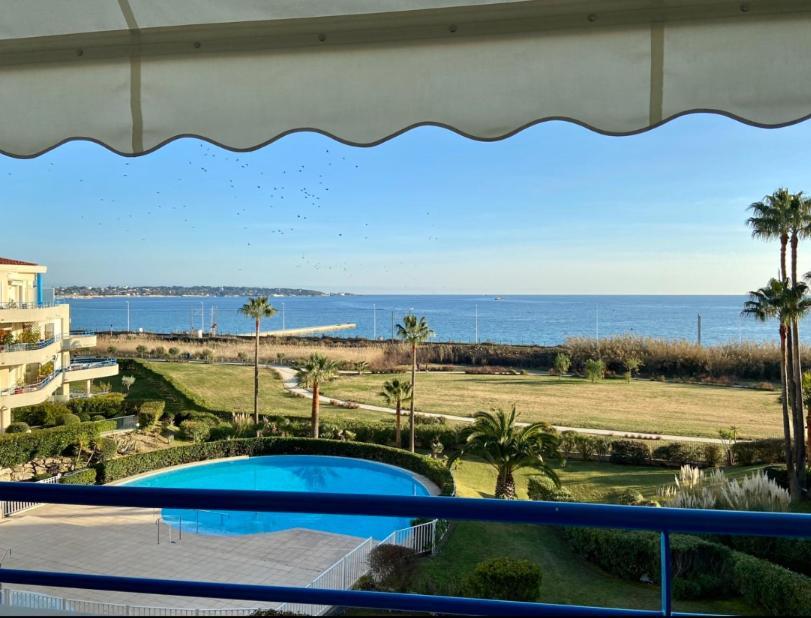 Vue Mer Juan Les Pins อองทีบส์ ภายนอก รูปภาพ