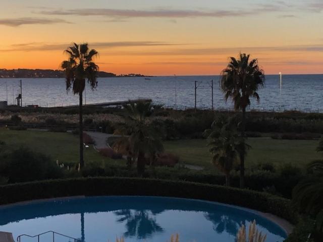 Vue Mer Juan Les Pins อองทีบส์ ภายนอก รูปภาพ